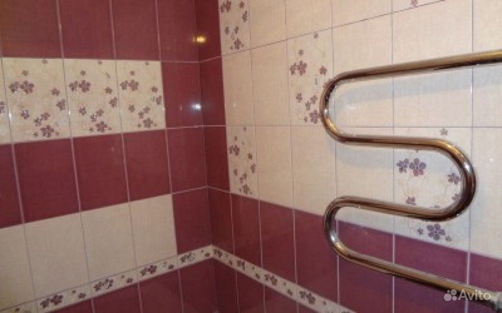 Плитка в ванной комнате своими руками на стену