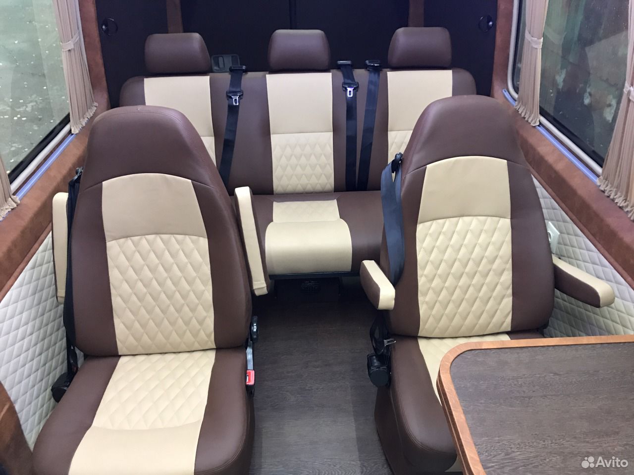 поворотные кресла для микроавтобусов