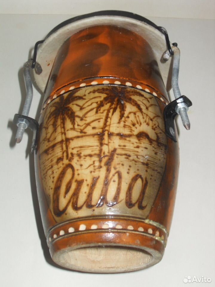 Кубический барабан. Музыкальные инструменты кубы национальные. Кубинские барабаны. Барабан куба. Бонги музыкальный инструмент.