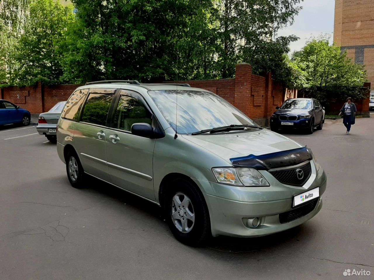 Мазда мпв 2002. Mazda MPV 2002. Mazda MPV II (LW) 2002. Мазда МПВ 2002 года характеристика. Мазда MPV 2002 фото с человеком.