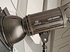 Мощный светодиодный осветитель FST EF-200 SunLight объявление продам