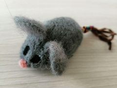 Игрушка-мышка для кошки, валяная из шерсти