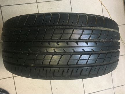 Одна шина 245 40 R18 Dunlop