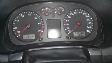 Volkswagen Golf 1.6 МТ, 2002, 210 000 км