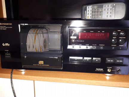 Pioneer Compact Disc Player PD-F607