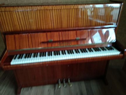Продам пианино чехославакия