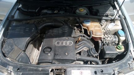 Audi A4 1.6 МТ, 1999, седан