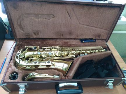 Продам саксофон альт Yamaha YAS-32