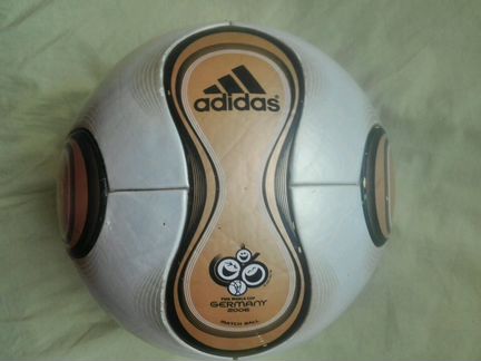 Футбольны мяч Adidas Teamgeist 2006 год,финал