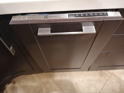 Встраиваемая посудомоечная машинка Electrolux