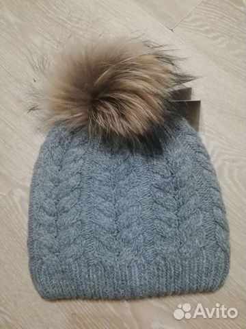 Шапка с натуральным мехом енота