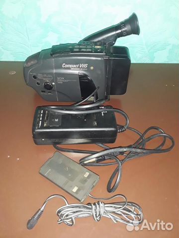 Видеокамера JVC GR-AX43E