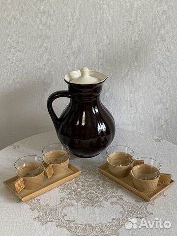 Глиняный кувшин и кофейный набор