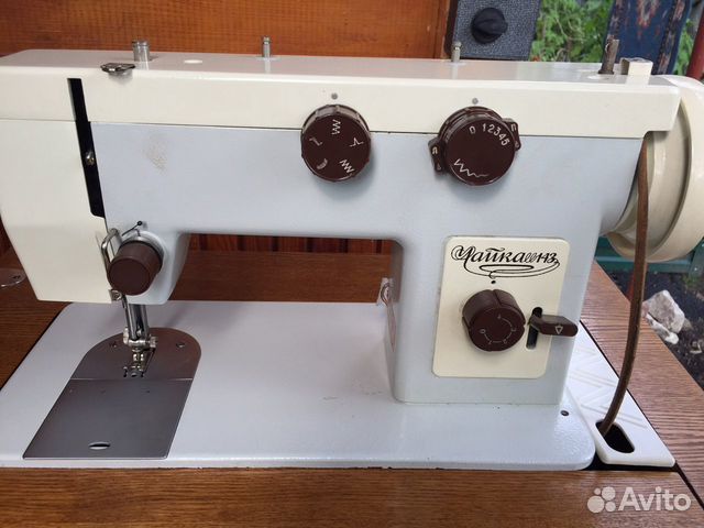 Швейная машина Чайка 143