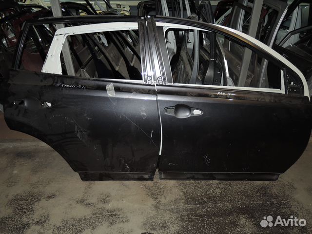 Дверь задняя правая Toyota RAV4