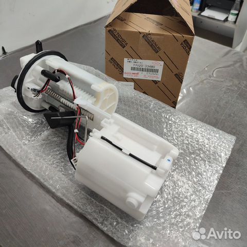 Топливный насос Toyota Camry V70 в сборе