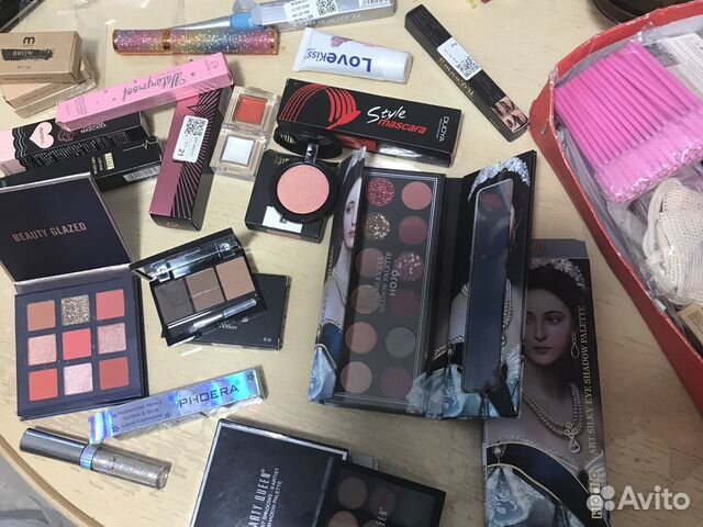 Набор косметики,палетки, подводка, тушь