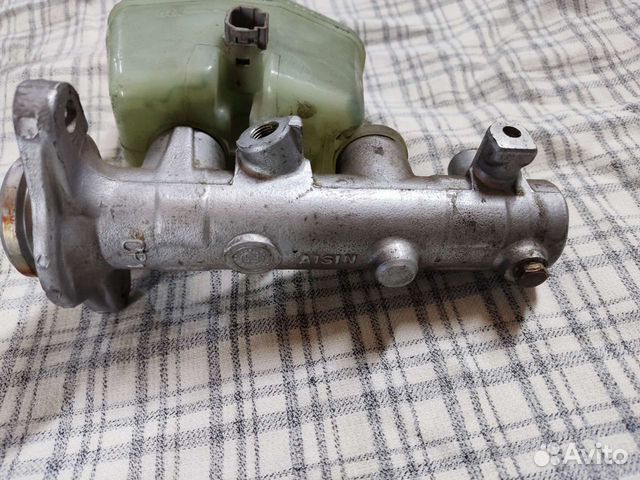 Главный тормозной цилиндр Toyota Prado 90-95