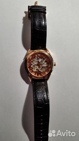 Часы-скелетон Stuhrling