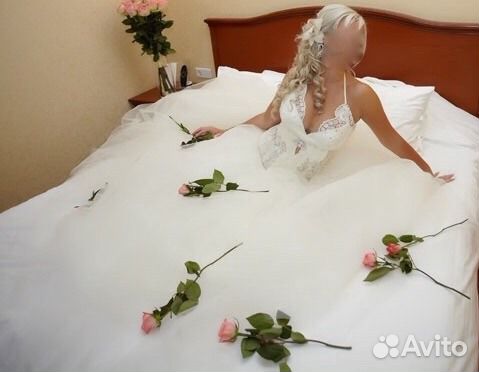Свадебное платье пышное со стразами
