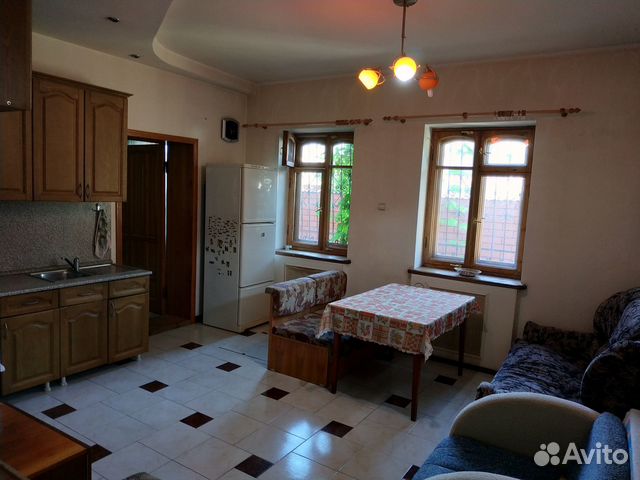 

2-к. квартира, 76 м², 1/2 эт.
