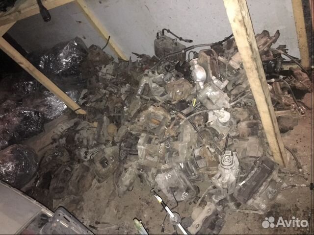 Стекло задней левой двери Ауди Q5 ку5 Стекло задней левой двери Ауди Q5 ку5