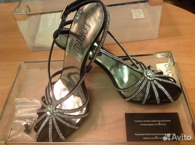 Loreblu новые босоножки с камнями Swarovski с пасп Loreblu новые босоножки с камнями Swarovski с пасп