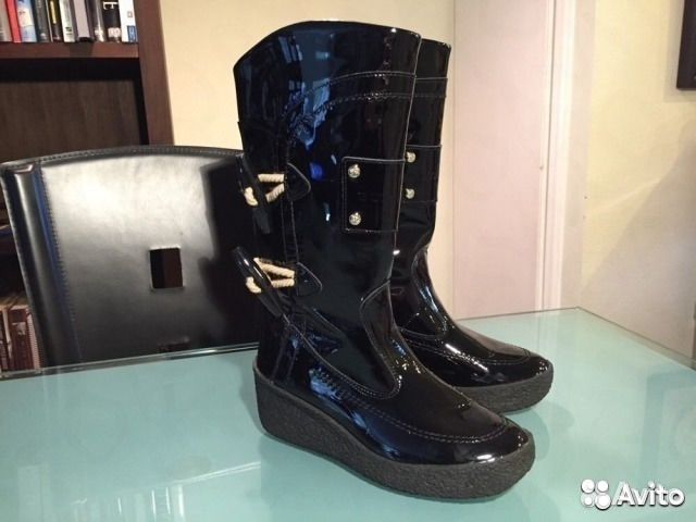 Burberry. Новые кожа лак. зима брендовые сапоги 36 Burberry. Новые кожа лак. зима брендовые сапоги 36