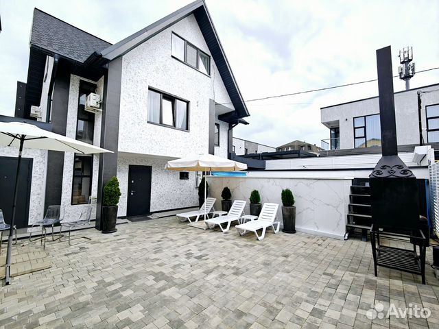 

10-к. и более коттедж, 250 м²