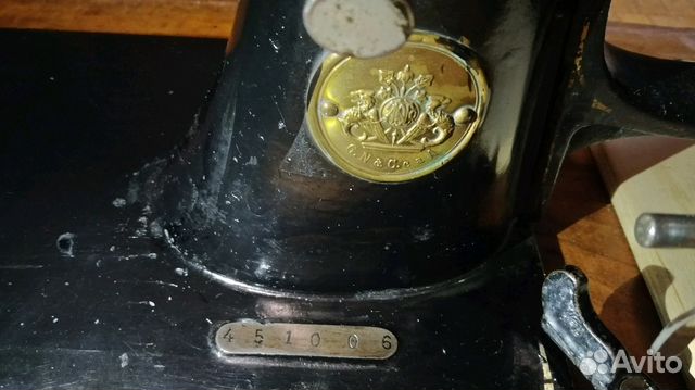 Швейная машинка 19 века Швейная машинка 19 века