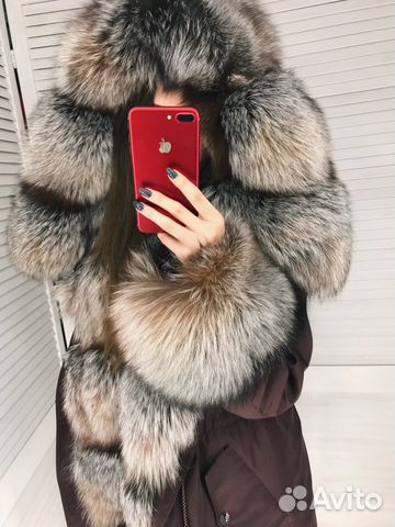 Парка c натуральным мехом чернобурки Парка c натуральным мехом чернобурки