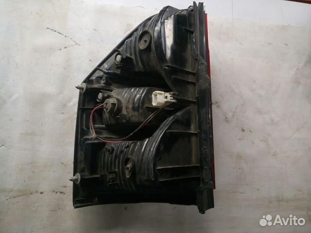 Фонарь задний правый Митсубиси Паджеро 2000-2006 Фонарь задний правый Митсубиси Паджеро 2000-2006