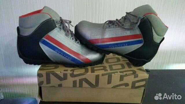 Лыжные ботинки