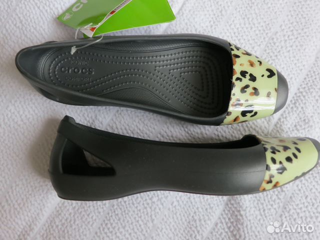 size w6 crocs