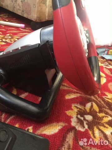 Руль и педали для компьютера Руль и педали для компьютера