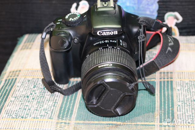 Зеркальный фотоаппарат canon 1100D в отл сост