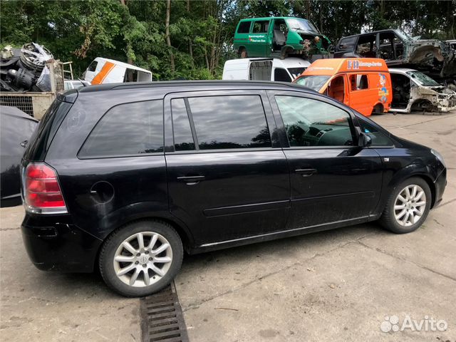 Дверь капот фара бампер Opel Zafira B