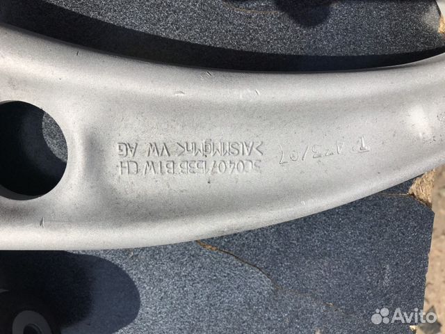Рычаг левый нижний на VW пассат B-6 3C0407153B Рычаг левый нижний на VW пассат B-6 3C0407153B