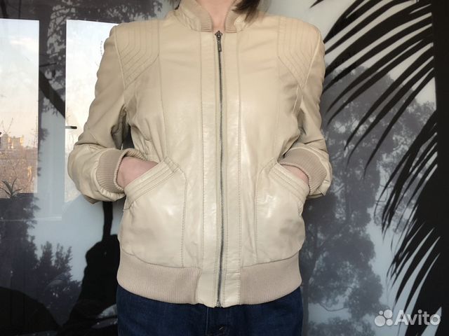 Куртка кожаная молочного цвета Куртка кожаная молочного цвета