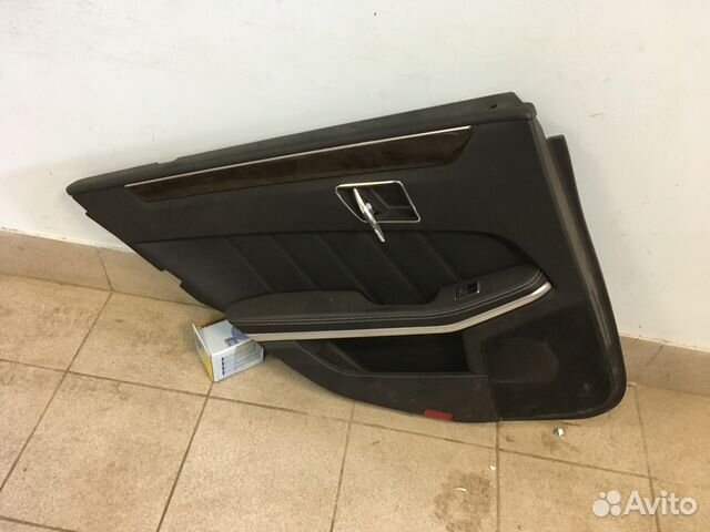 Обшивка задней левой двери Mercedes E-class W212