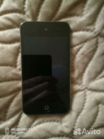 Плеер iPod touch 4