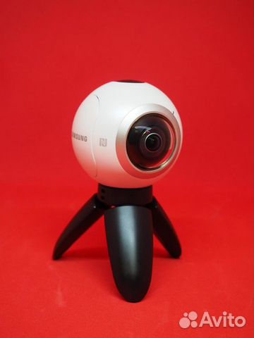 Панорамная камера SAMSUNG Gear 360