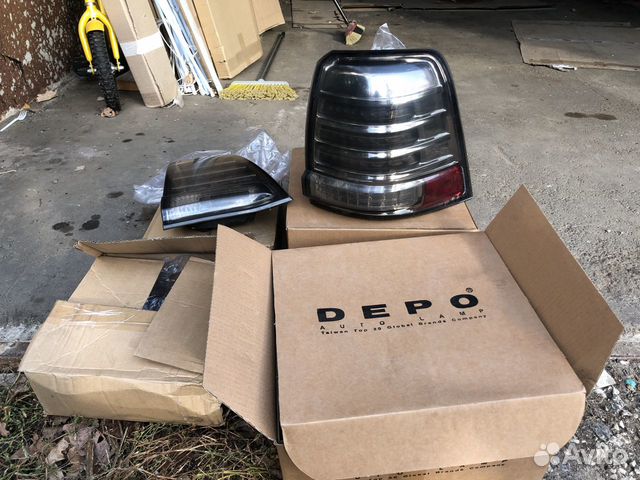 Задние фары для Lexus 570 Задние фары для Lexus 570