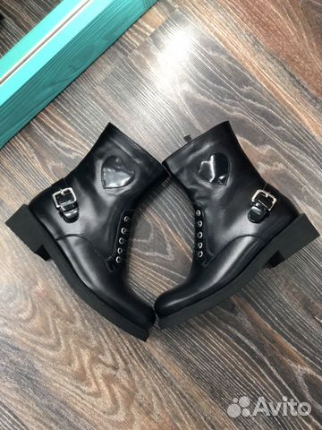 Ботинки осенние кожаные чёрные с сердцем