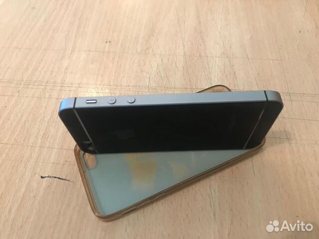 Продам iPhone se