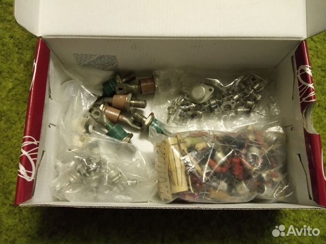 Советские резисторы и транзисторы с этикетками