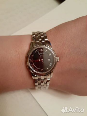 Продаю часы бу tissot женские