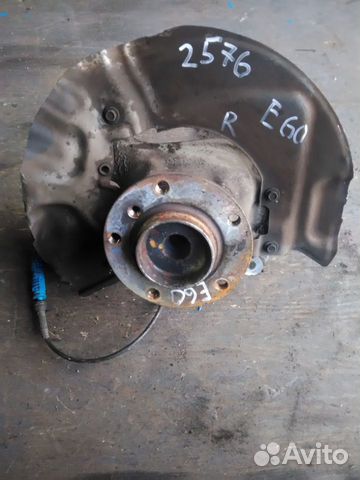 Кулак поворотный перед правый BMW Е60 2002-2010
