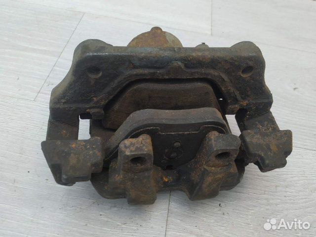 Суппорт передний левый 34116778145 BMW X1 E84 Суппорт передний левый 34116778145 BMW X1 E84