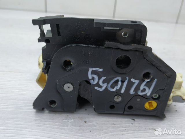 Замок задний левый 3C4839015A VW Passat (B6) 2005